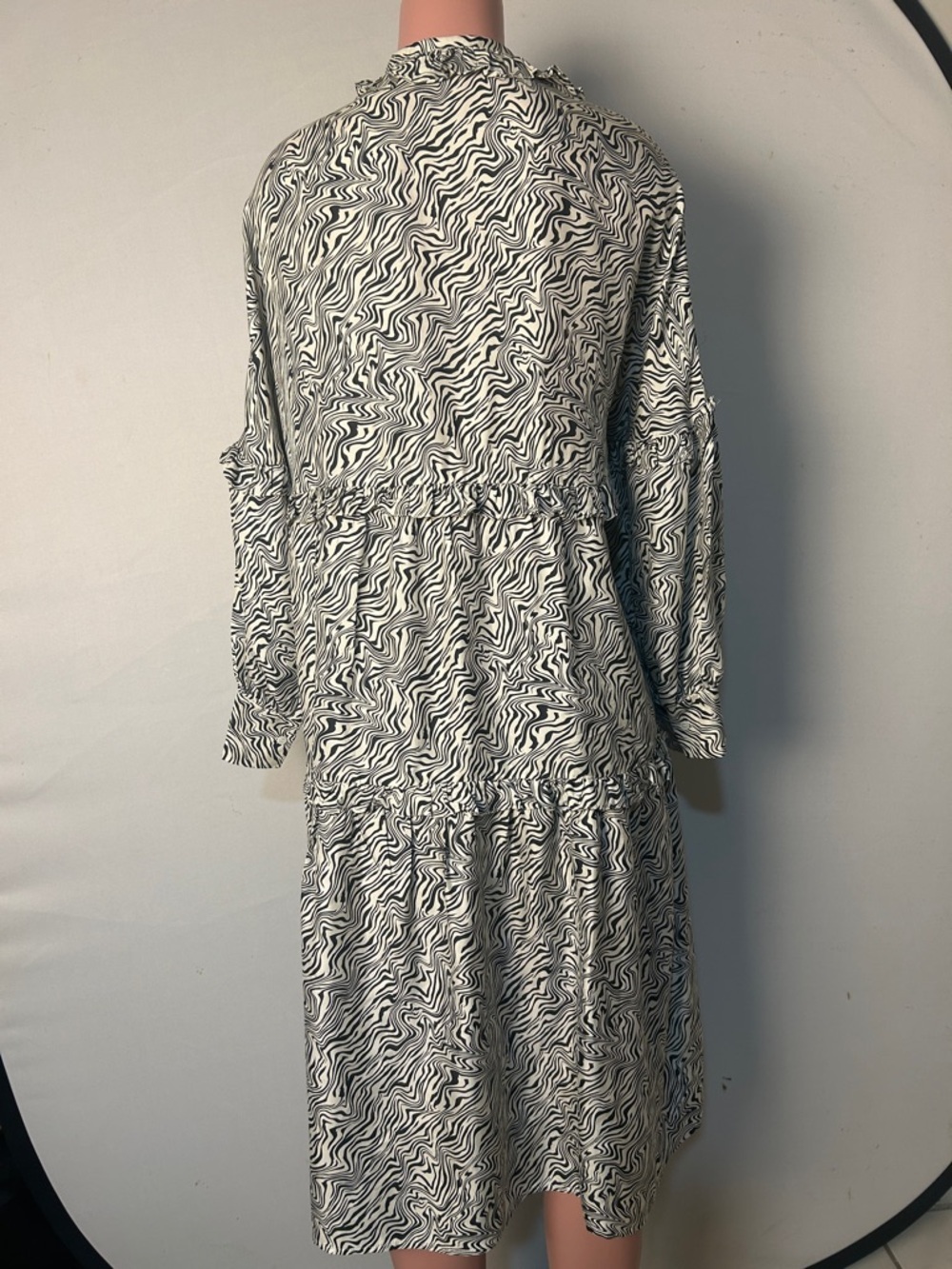 Sandro Paris Women’s 100%Silk Zebra Print Shift Dress Layered Size 42 - Picture 9 of 15